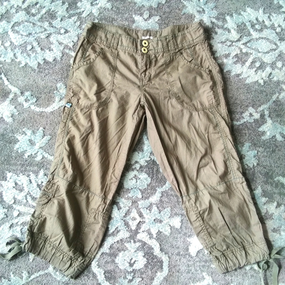 Women's Lightweight Capri Pants